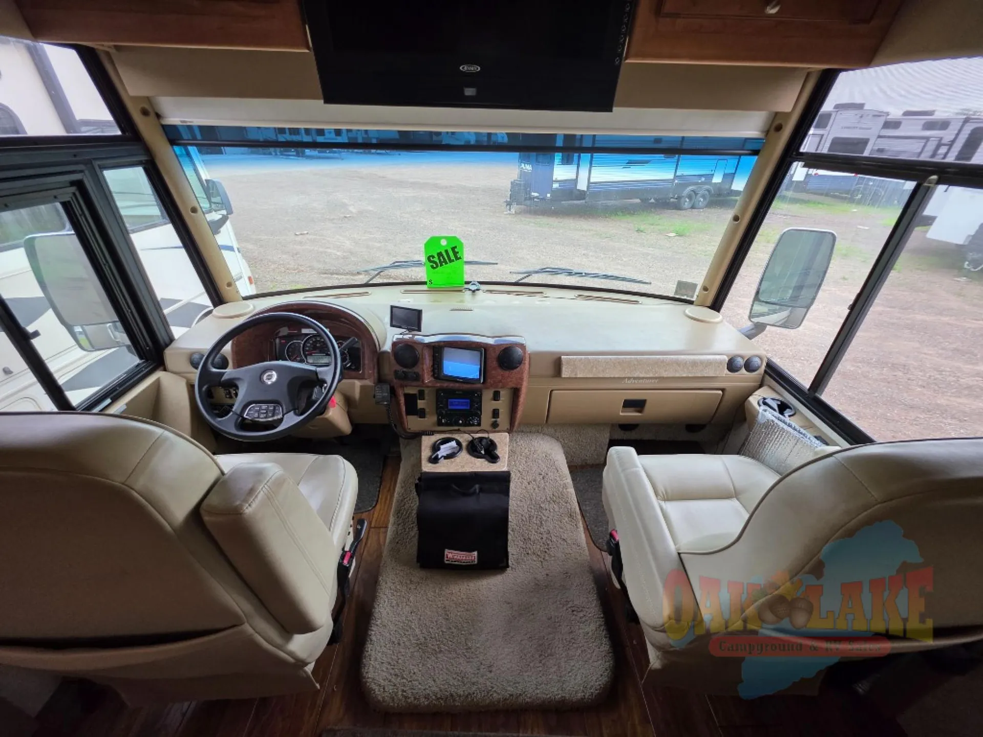 2010 Winnebago Adventurer 37F - Photo 3
