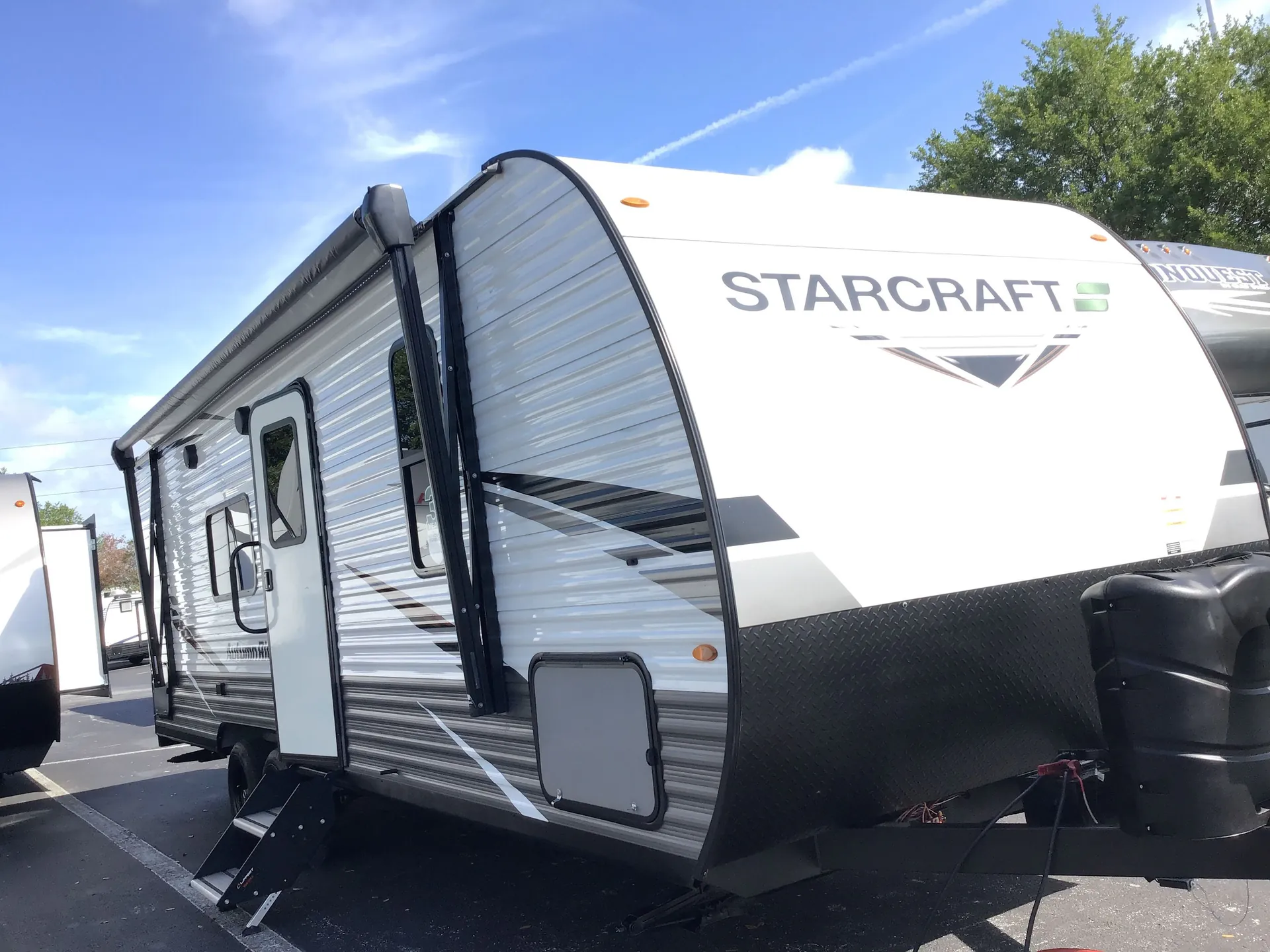 2023 Starcraft Autumn Ridge 26BH
