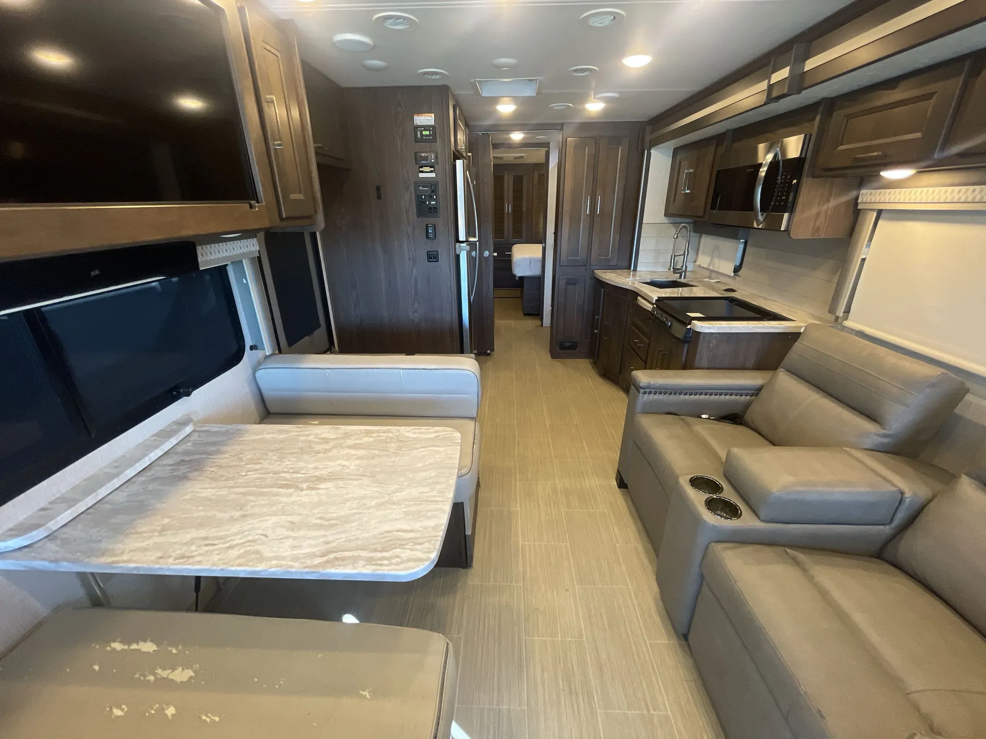 2020 Coachmen Sportscoach SRS 339DS — living area main