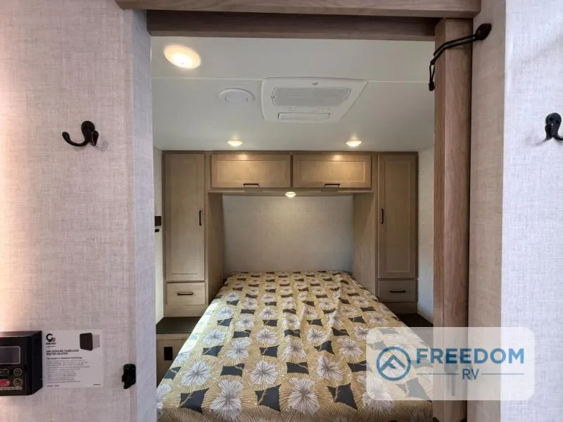 2026 Ember RV E-Series 25RUD - Photo 3
