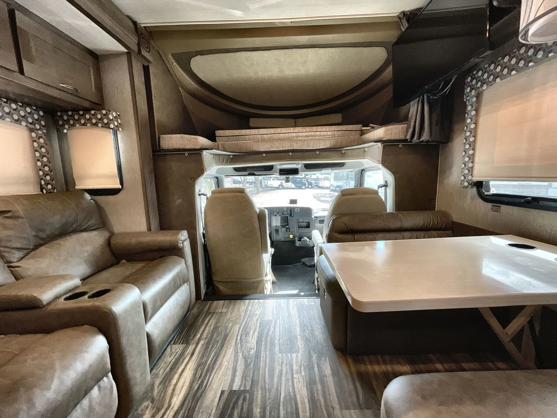 2022 nexus rv Ghost 33DS — living area main