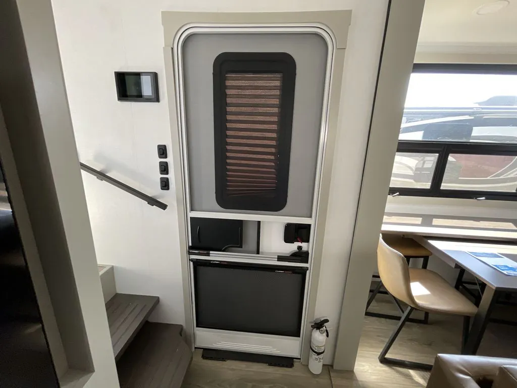 2025 Brinkley Model G 3250, Photos photo 77