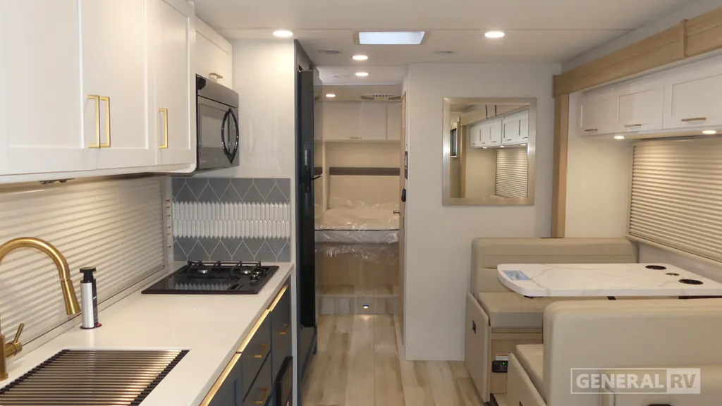 2026 Thor Motor Coach Quantum HS31, Photos photo 2