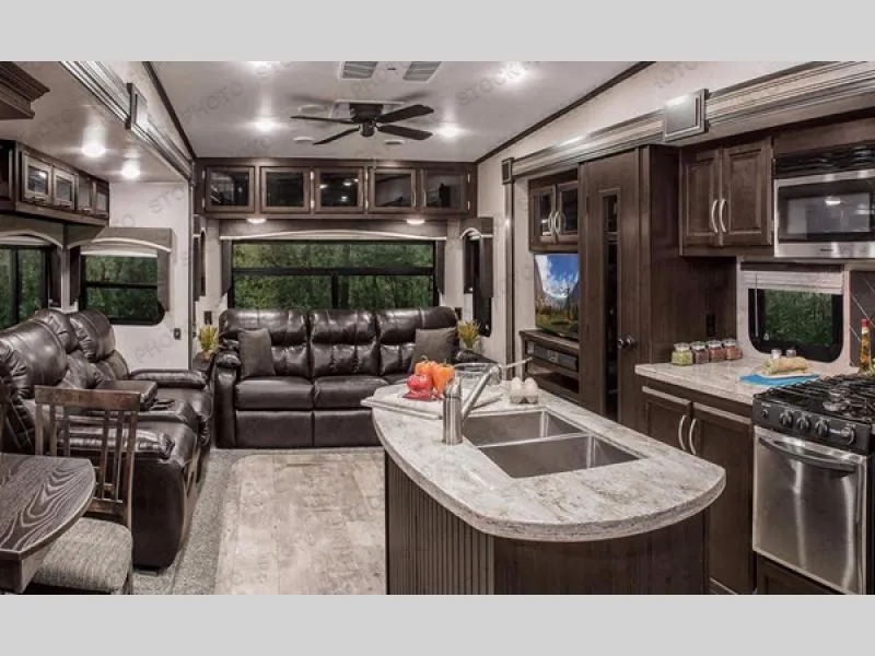 2018 KZ Durango 2500 325RLT - Photo 4