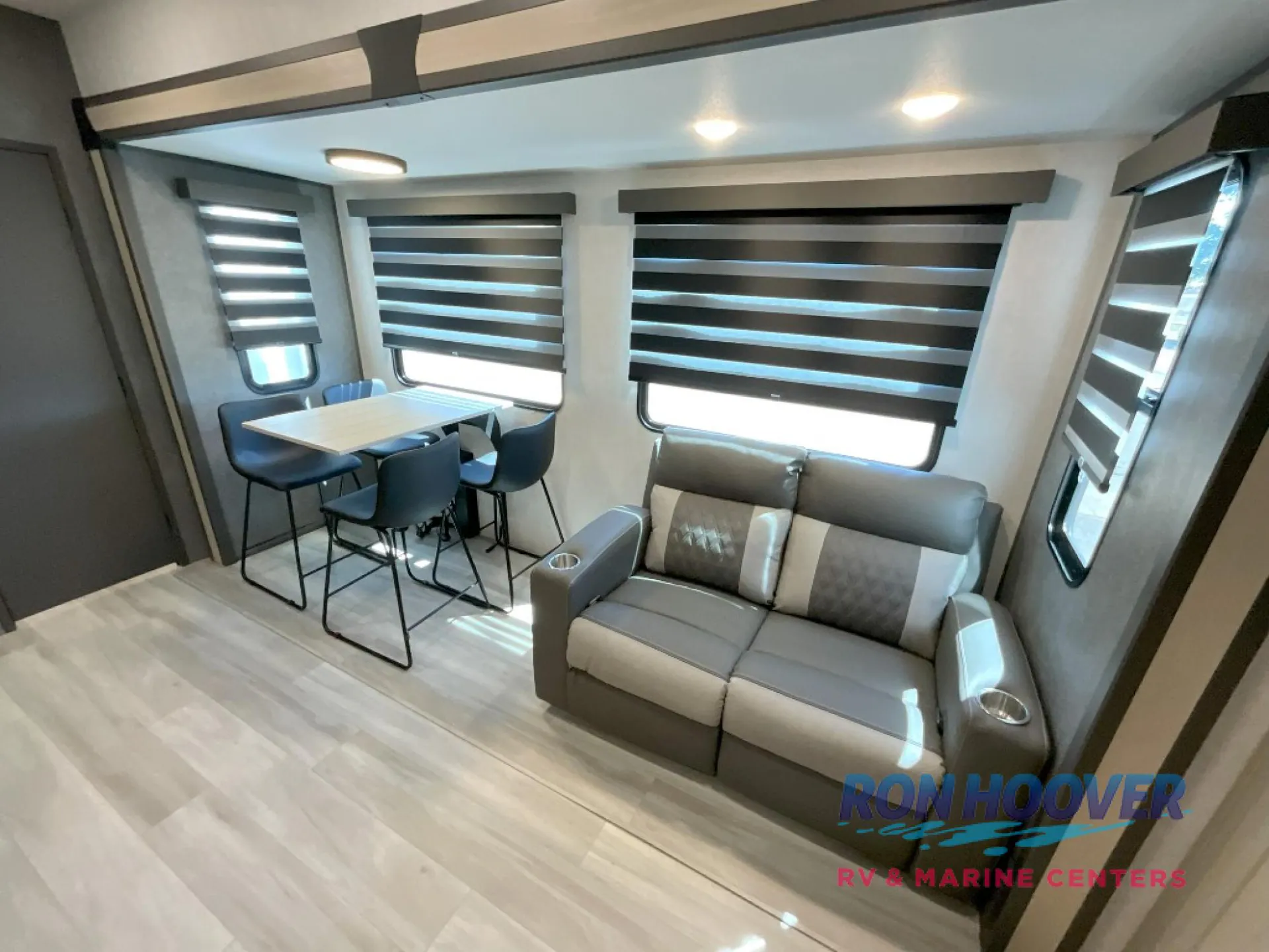 2025 Forest River Wildcat 41DREAM - Photo 4