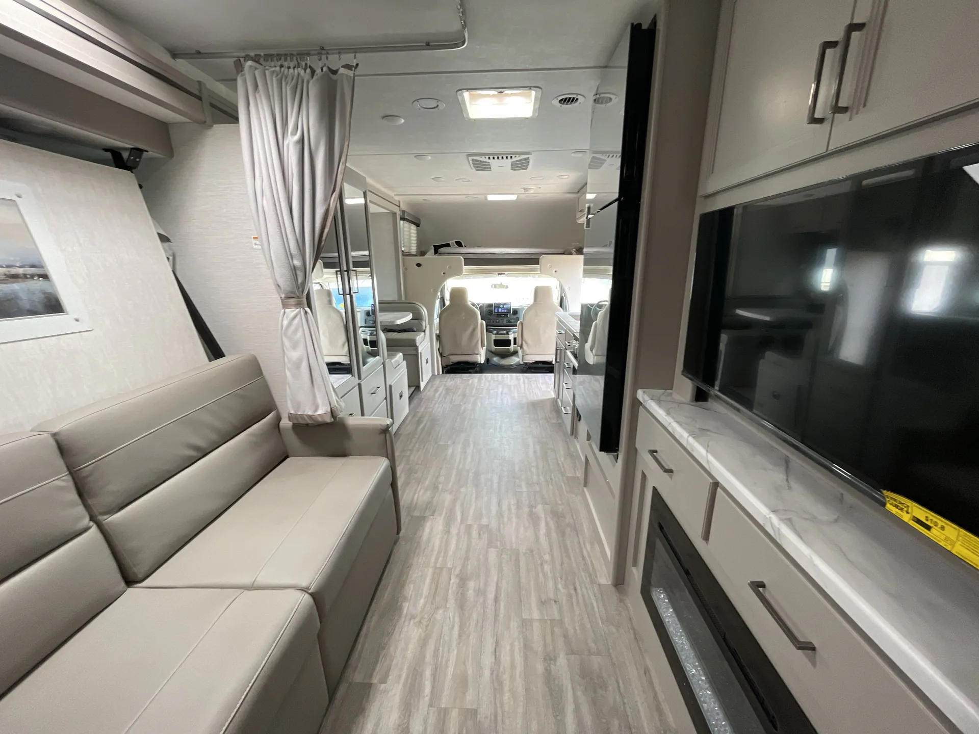 2025 Thor Motor Coach Coleman 27CL — living area main