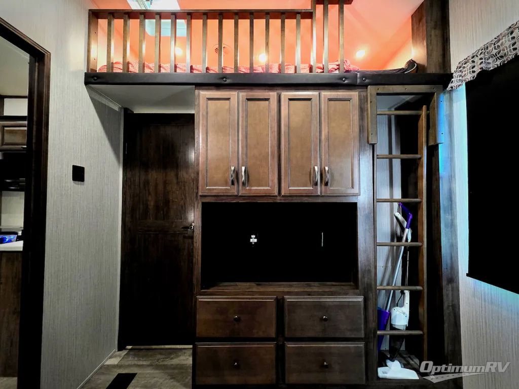 2020 Forest River Sandpiper 3330BH, Photos photo 15