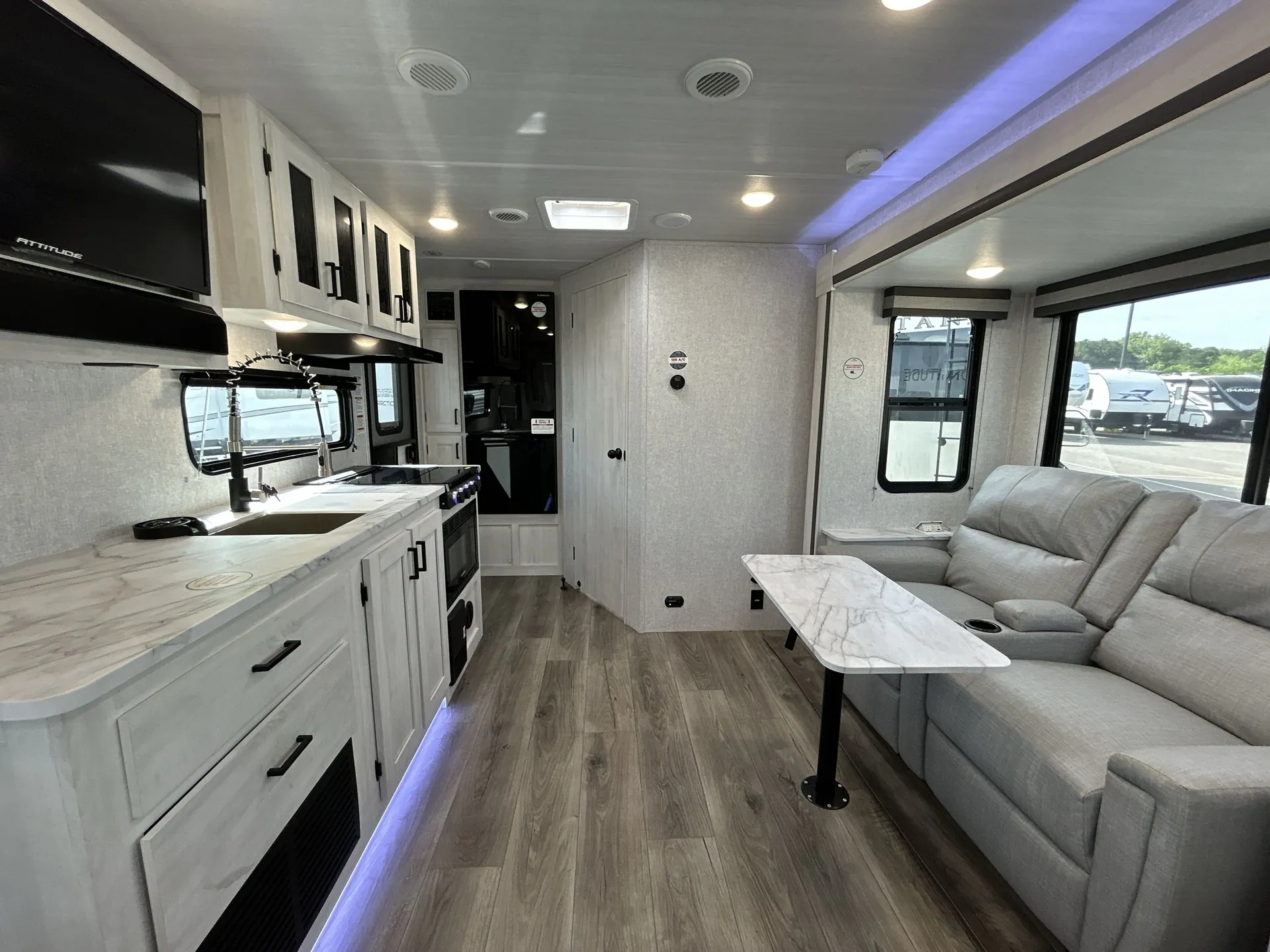2025 East to West Longitude 185RB — living area main
