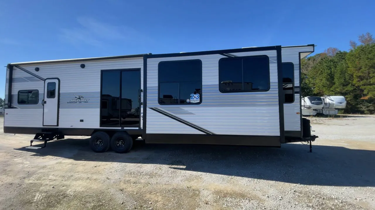 2026 Jayco Jay Flight Bungalow 401FLTS DS - Photo 2