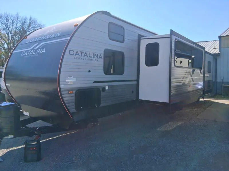 2027 Coachmen Catalina Legacy Edition 333DBDSCK