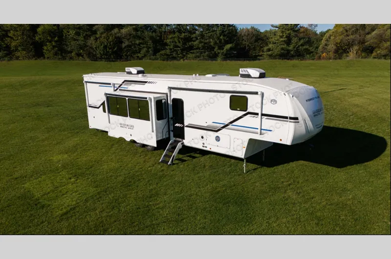 2026 Forest River Cherokee Arctic Wolf 38DST - Photo 2
