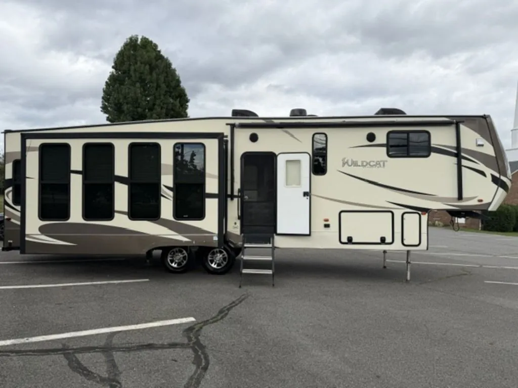 2019 Forest River Wildcat 32WB, Photos photo 5