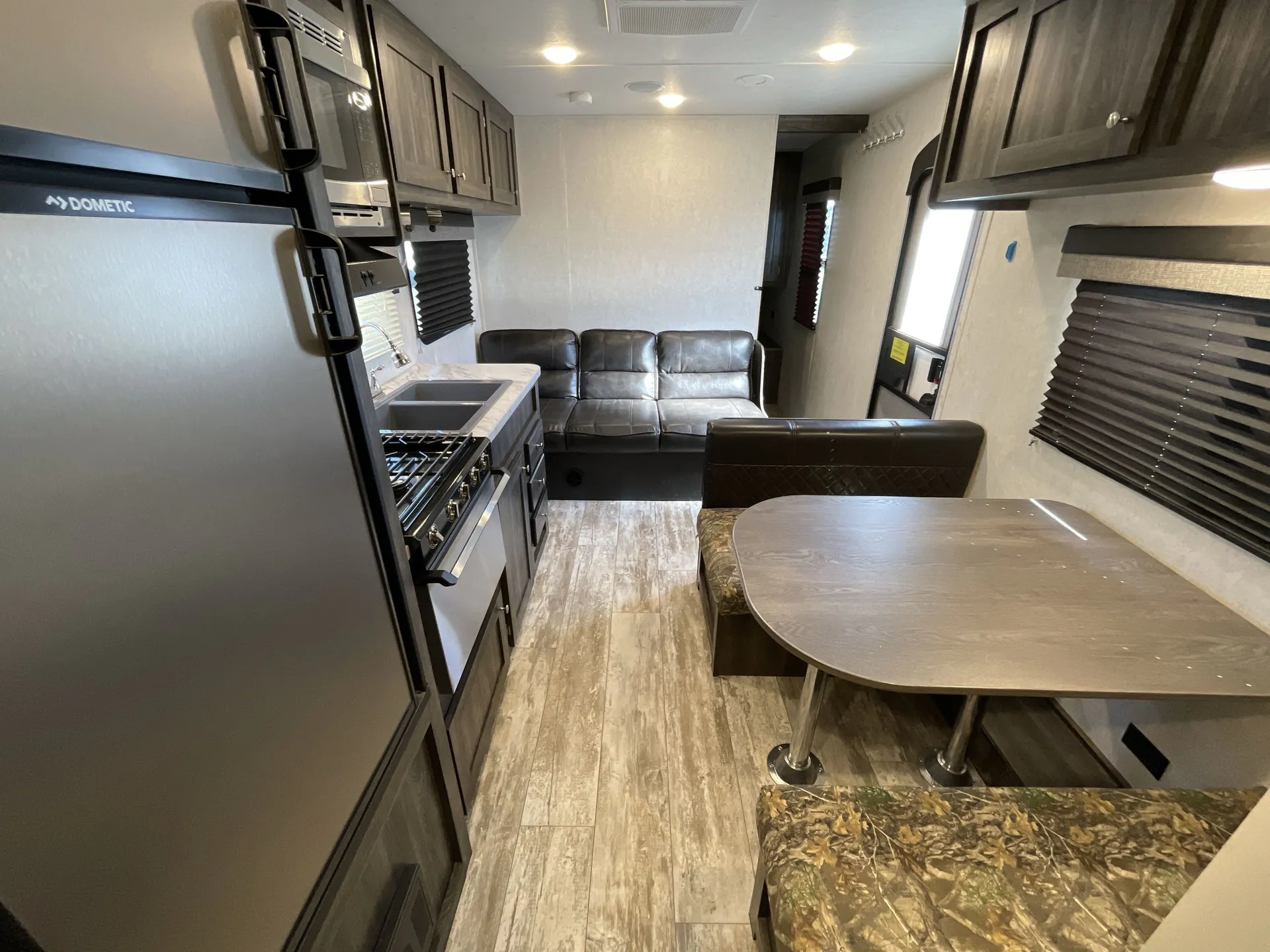 2019 Highland Ridge Open Range Conventional 26BH — living area main