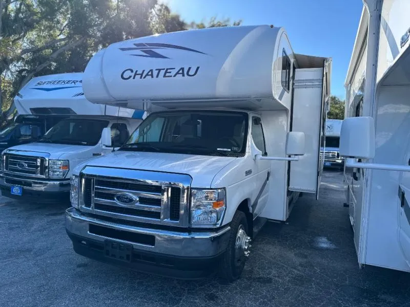 2026 Thor Motor Coach Chateau 31EV - Photo 3