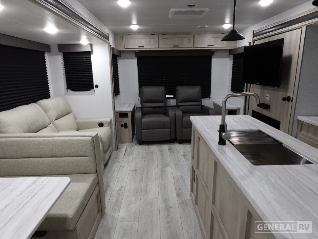 2025 EAST TO WEST Della Terra 272RL - Photo 4