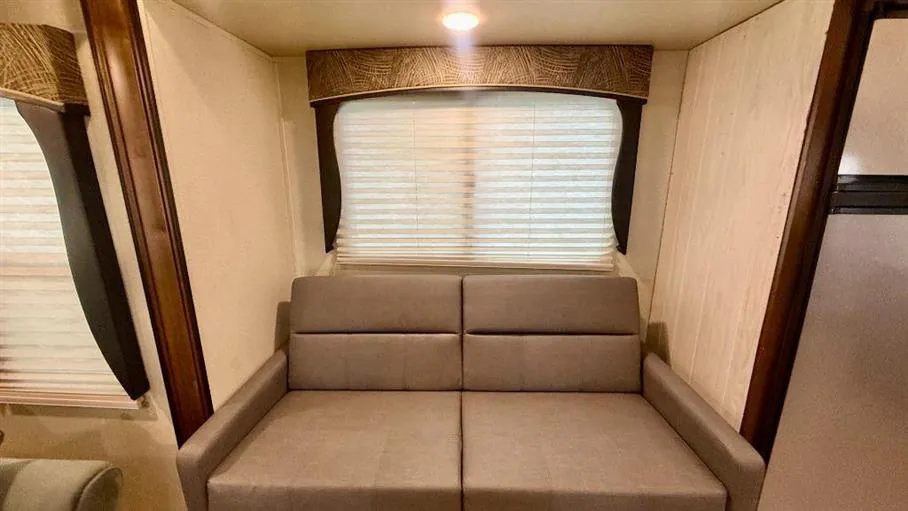 2018 Forest River Wildcat 30GT, Photos photo 13