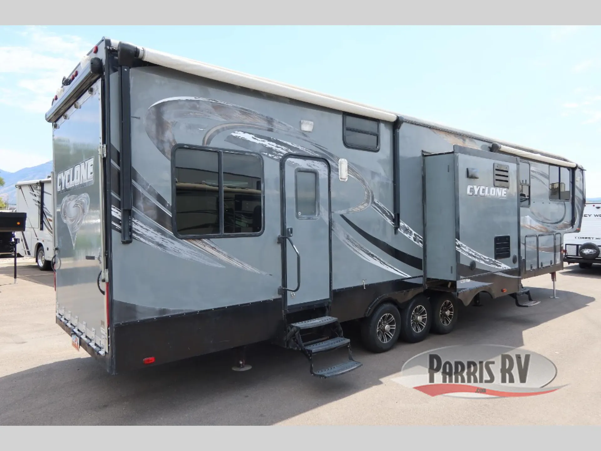 2015 Heartland Cyclone 4100 KING - Photo 3