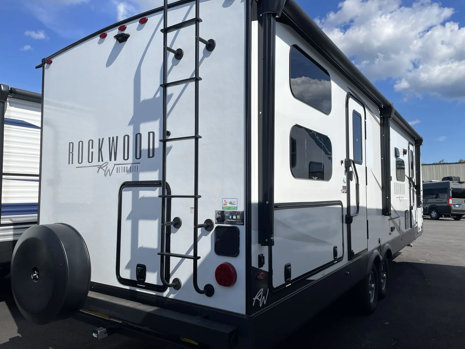 2023 Forest River Rockwood Ultra Lite 2706WS — campside