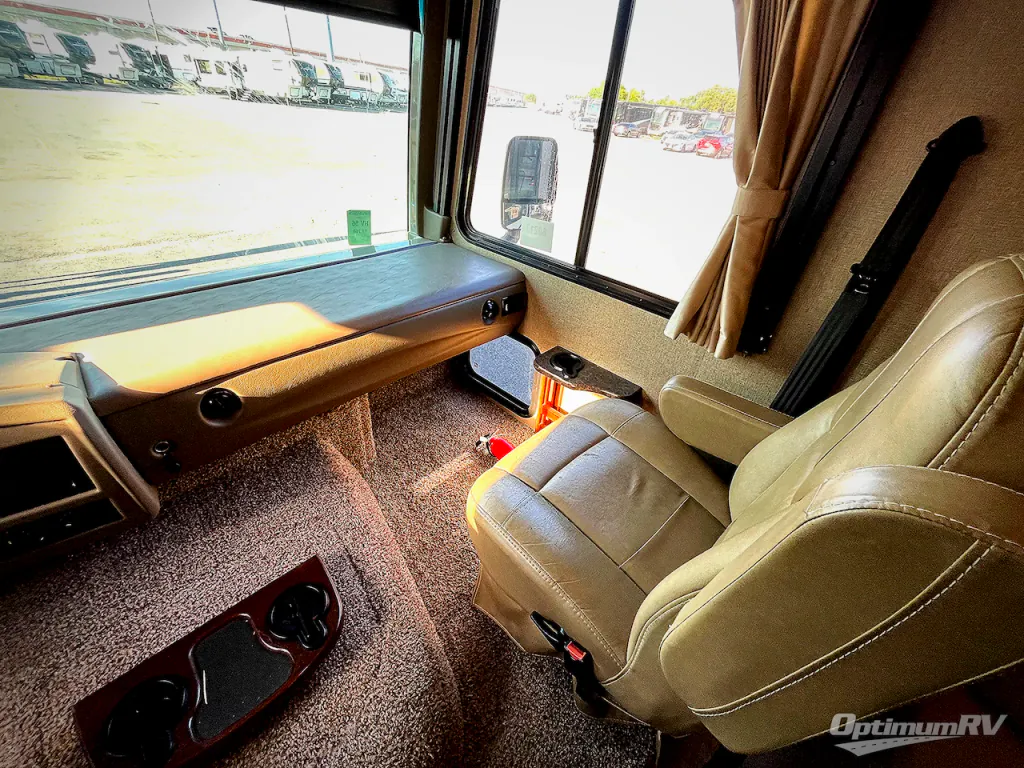 2018 Fleetwood Flair 30P, Photos photo 6