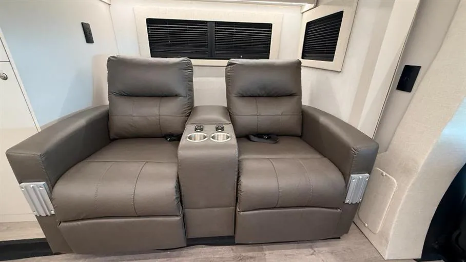 2027 Tiffin Wayfarer 25 PW, Photos photo 21