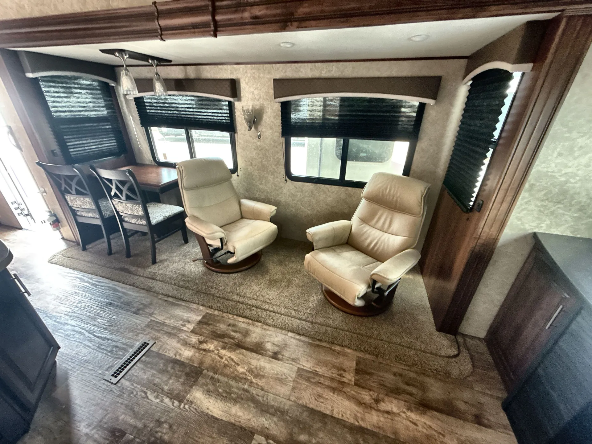 2018 Jayco Eagle 327CKTS — living area main