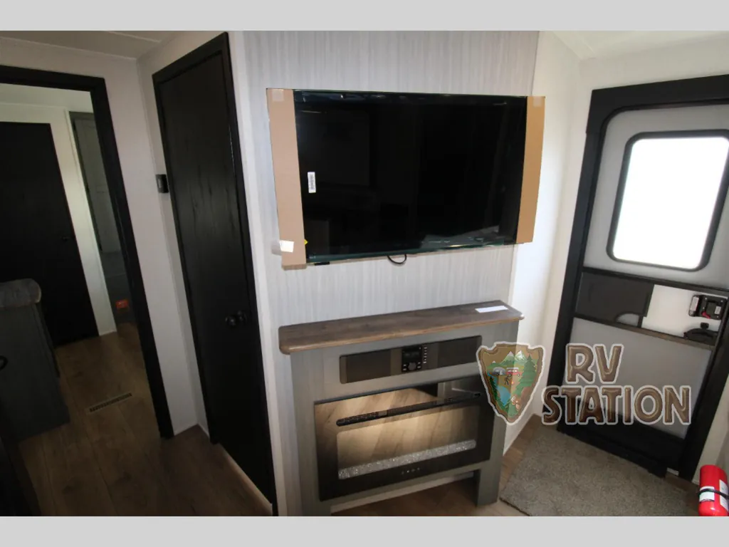 2027 Forest River Puma 32BHQS, Photos photo 27