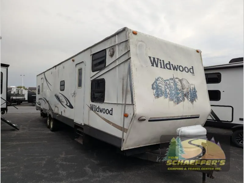 2006 Forest River Wildwood 381 FBRB - Main photo