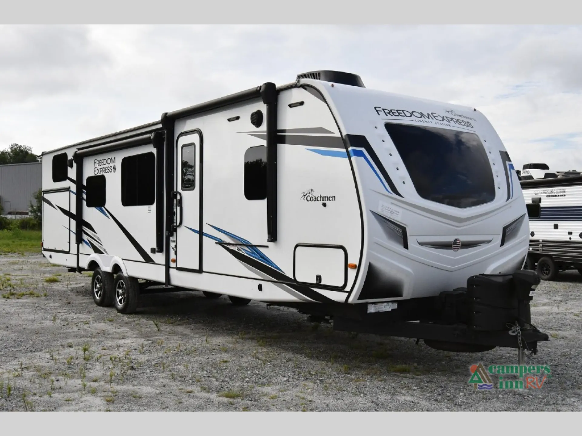 2022 Coachmen Freedom Express Liberty Edition 326BHDSLE - Photo 2