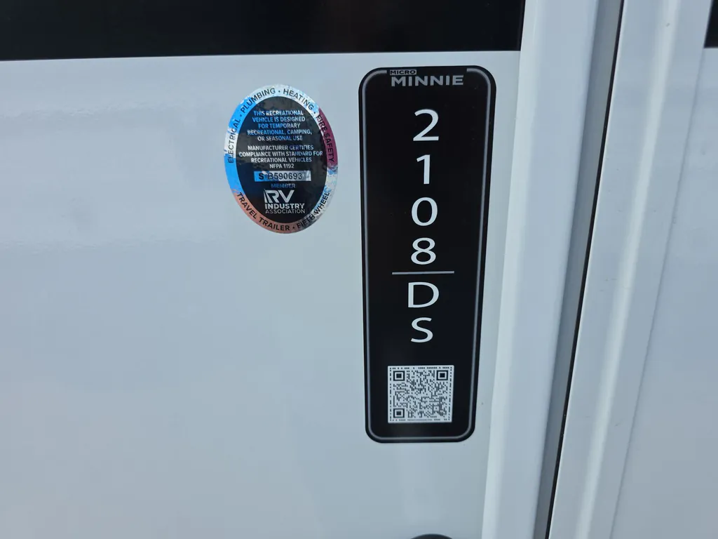 2027 Winnebago Micro Minnie 2108DS, Photos photo 24