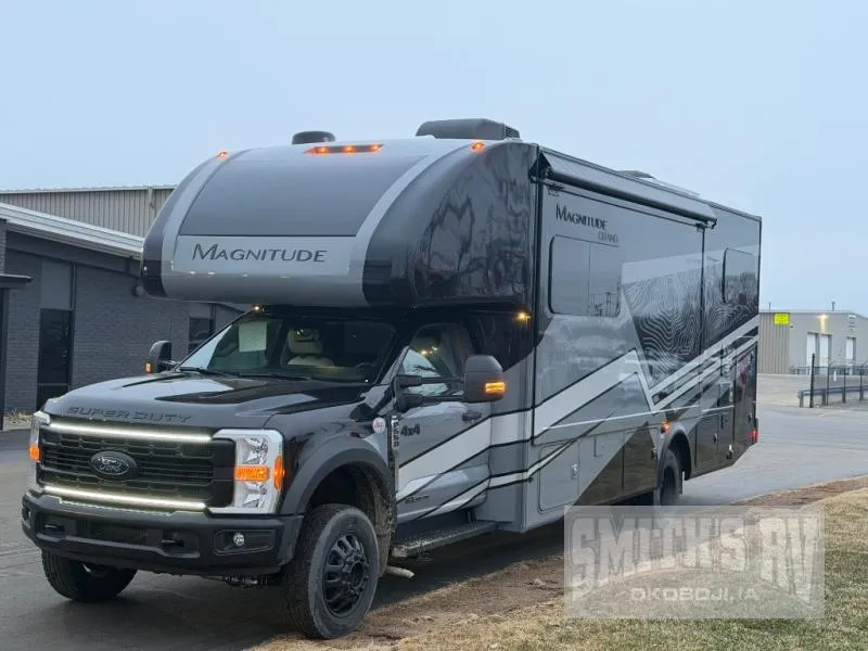 2027 Thor Motor Coach Magnitude Grand X32 - Photo 3