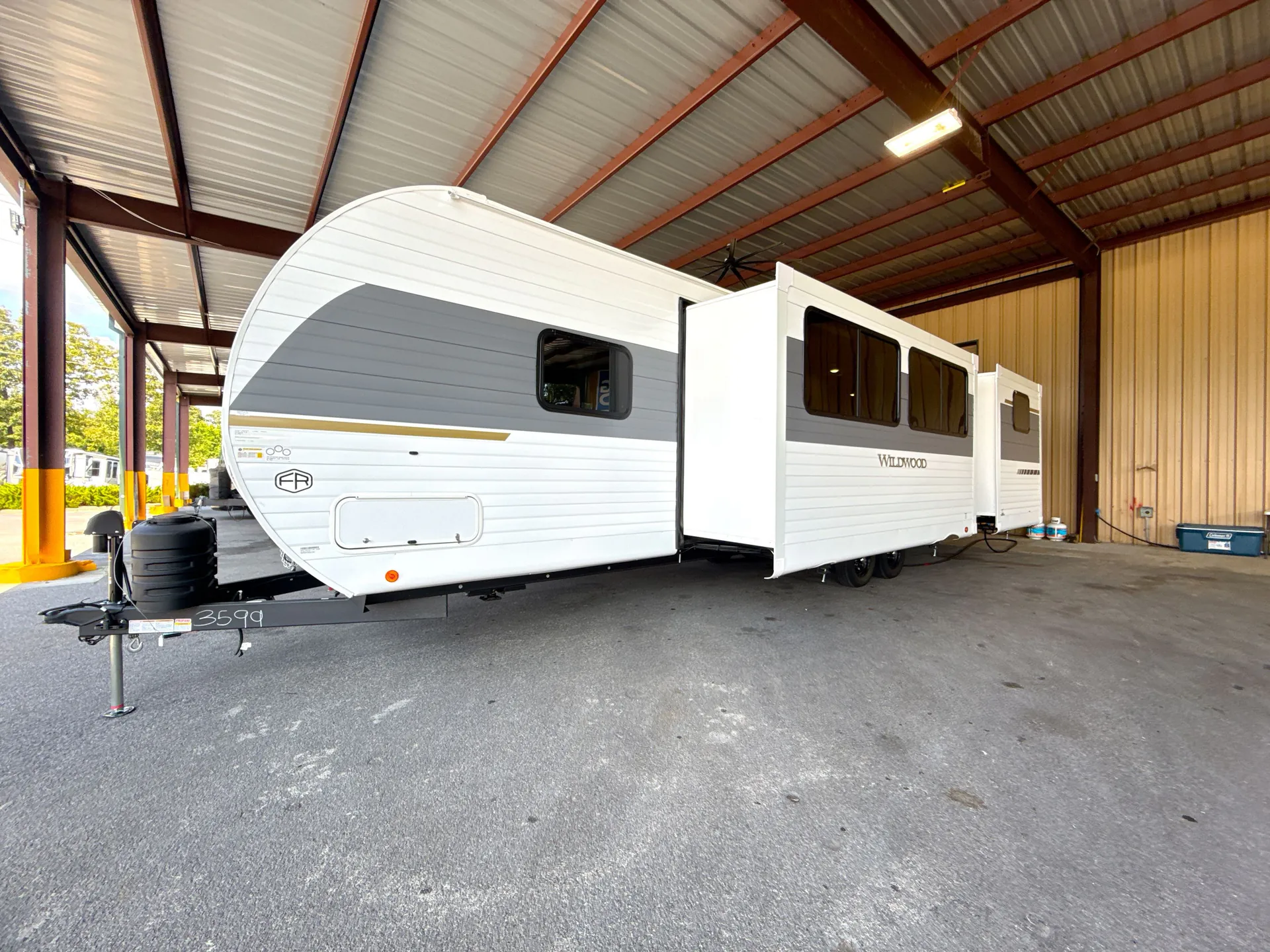2027 Forest River Wildwood 31KQBTS — off campside