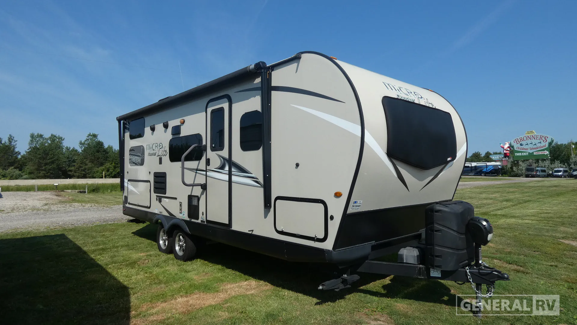 2020 Forest River Flagstaff Micro Lite 25BRDS dealer photo 1 from General RV