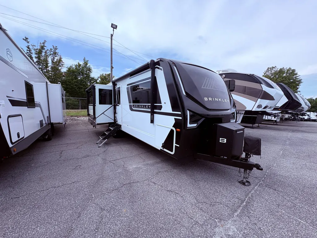 2025 Brinkley Model Z AIR 295, Photos photo 23