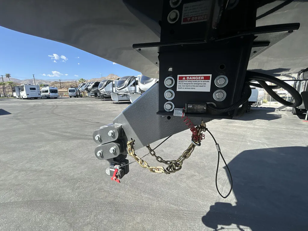2025 Brinkley Model G 4000, Photos photo 37