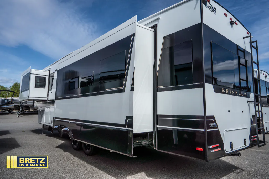 2026 Brinkley Model Z 3600, Photos photo 8