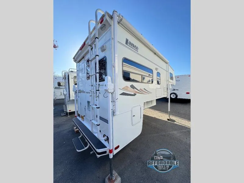 2005 Lance Lance Used   1130 - Photo 2