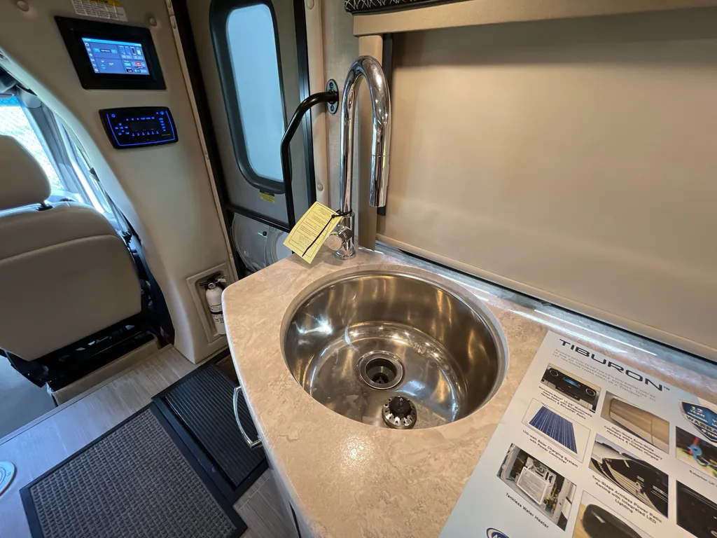 2023 Thor Motor Coach Tiburon 24FB, Photos photo 14