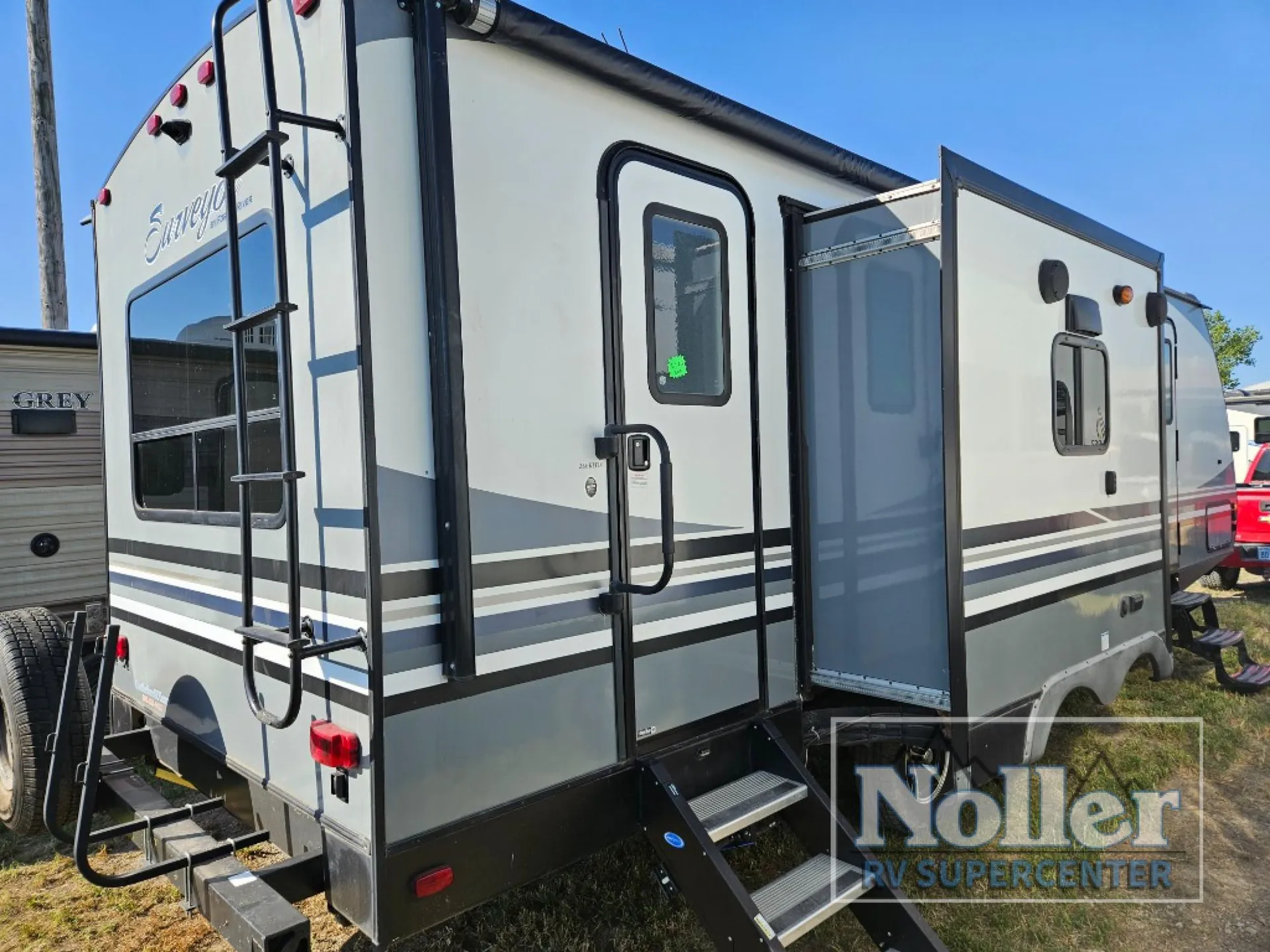 2019 Forest River Surveyor 266RLDS - Photo 3