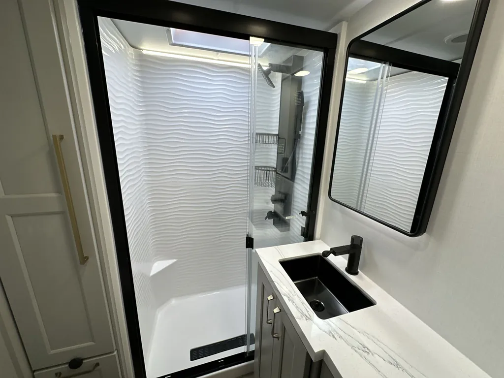 2026 Brinkley Model G 3970, Photos photo 29