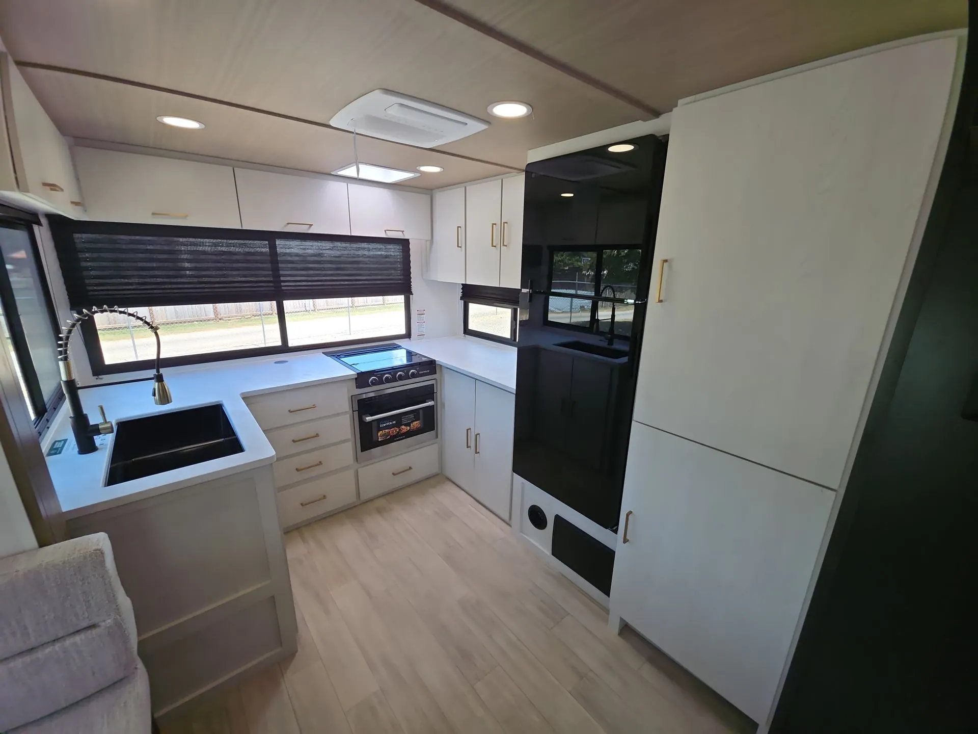 2027 Forest River Vibe 3400SB — Photo 7