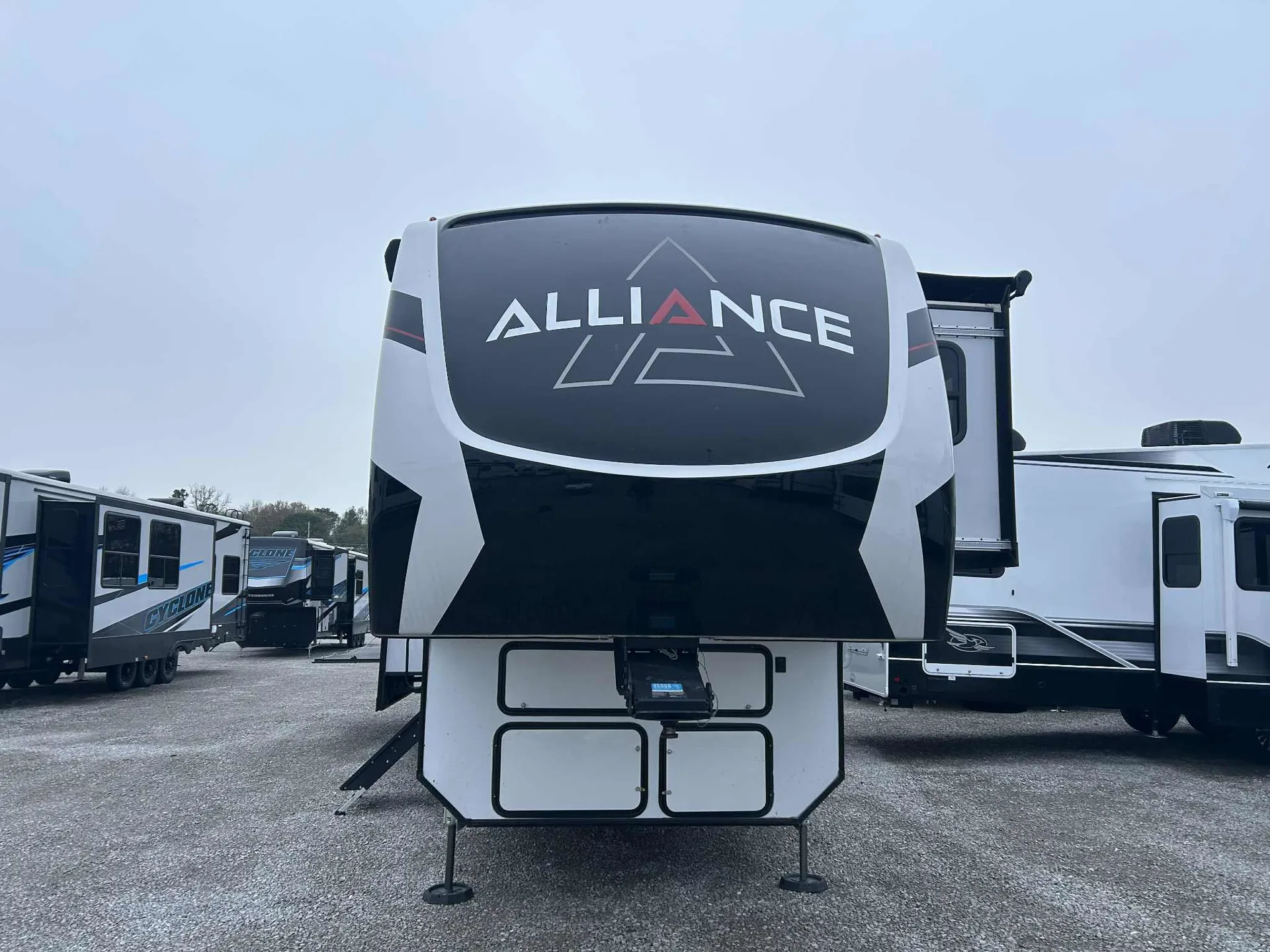 2023 Alliance RV Valor 42V13 - Photo 2