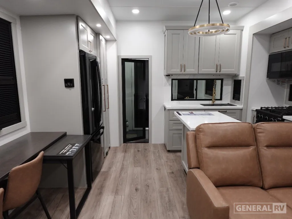 2025 Brinkley Model G 3250, Photos photo 3