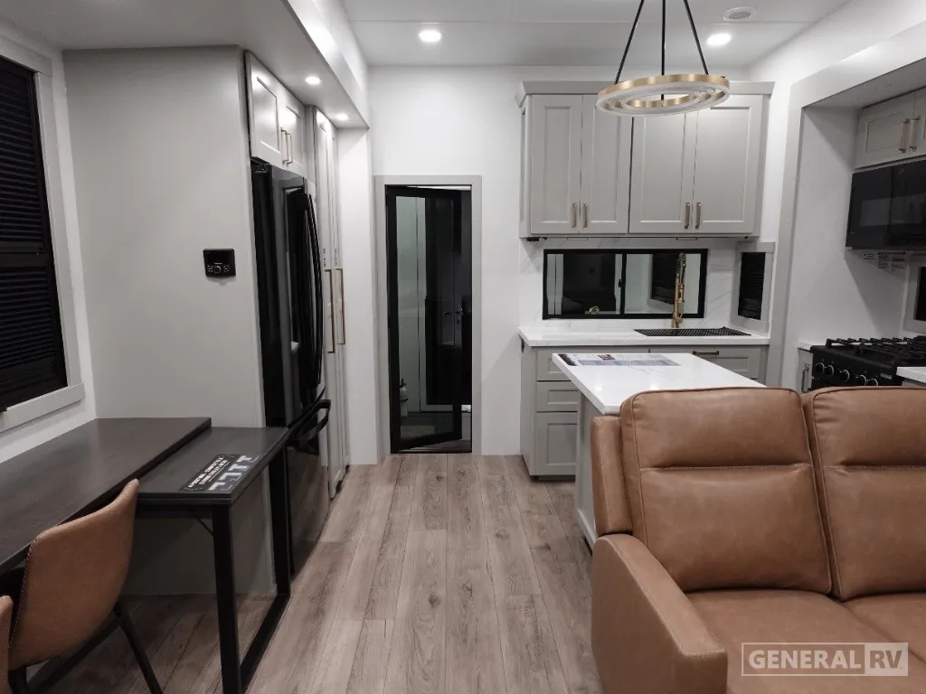 2025 Brinkley Model G 3250 - Photo 4