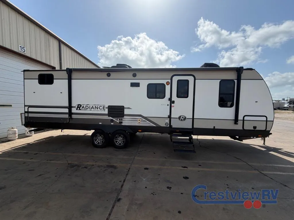 2018 Cruiser RV Radiance 29BH - Photo 2
