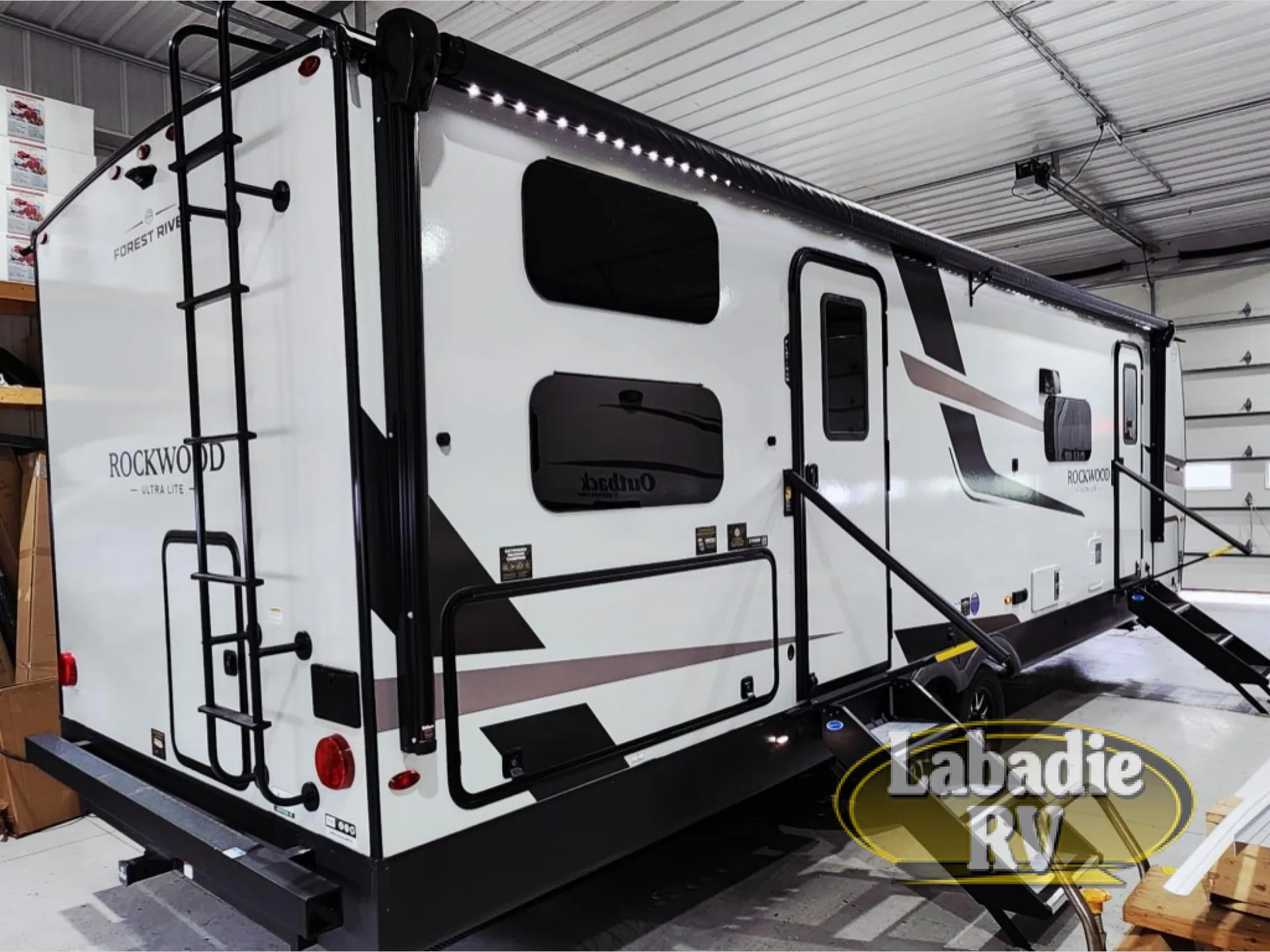 2027 Forest River Rockwood Ultra Lite 2706BH — Photo 7