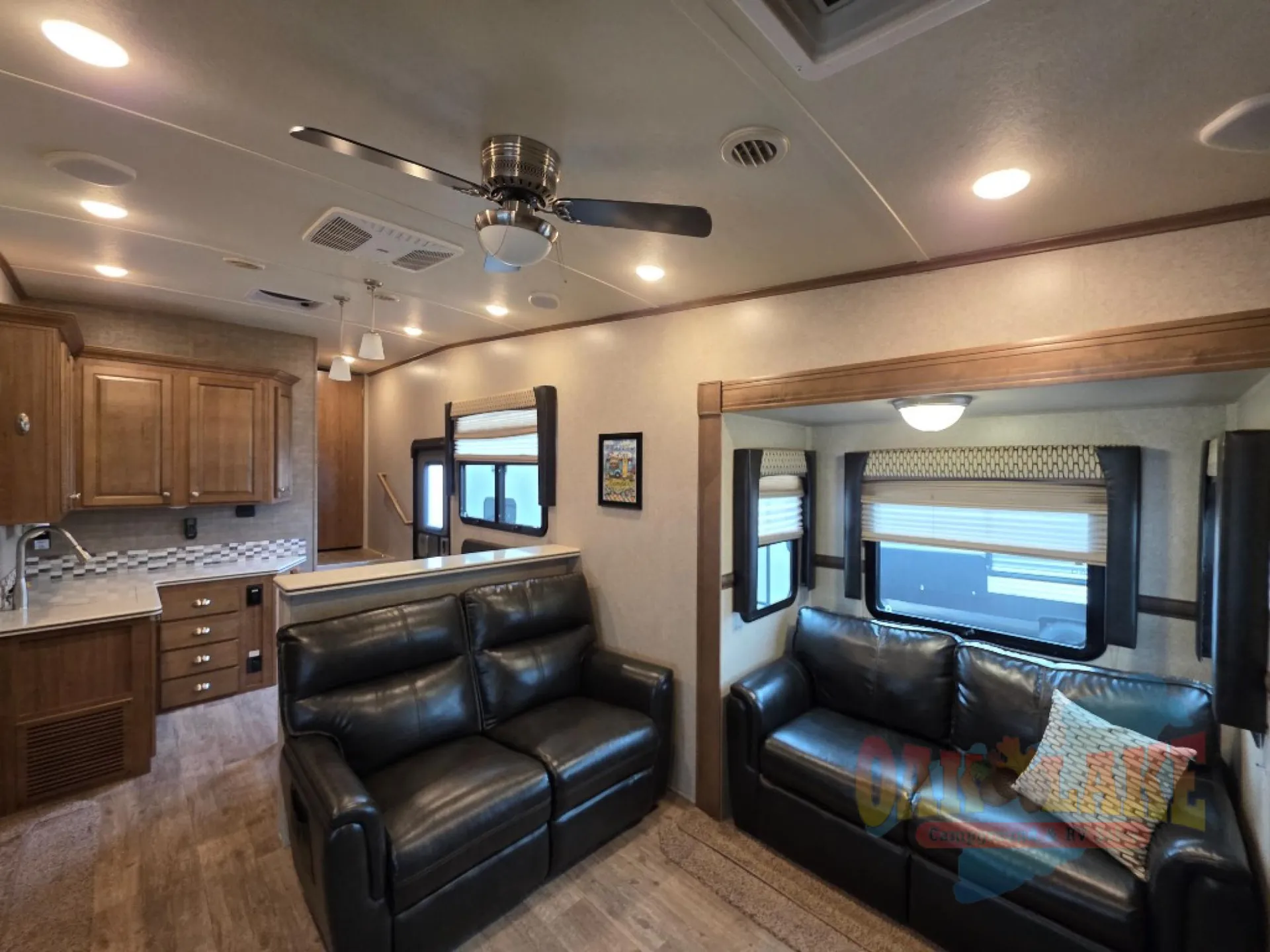 2018 Forest River Rockwood Signature Ultra Lite 8298WS - Photo 4