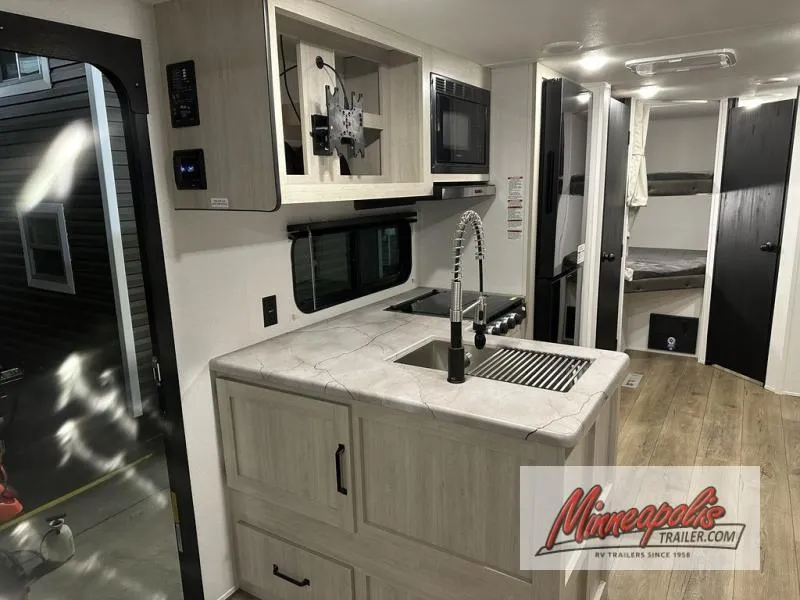 2025 Palomino Puma Camping Edition 283BHCE - Photo 4