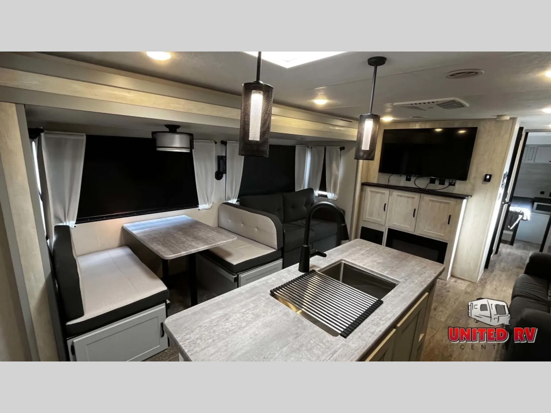 2022 Forest River Vibe 34BH — Photo 7