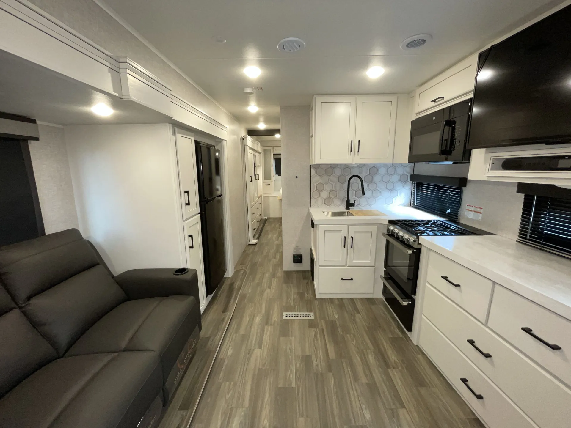 2024 Jayco Eagle Travel Trailers 295RUCD — living area main