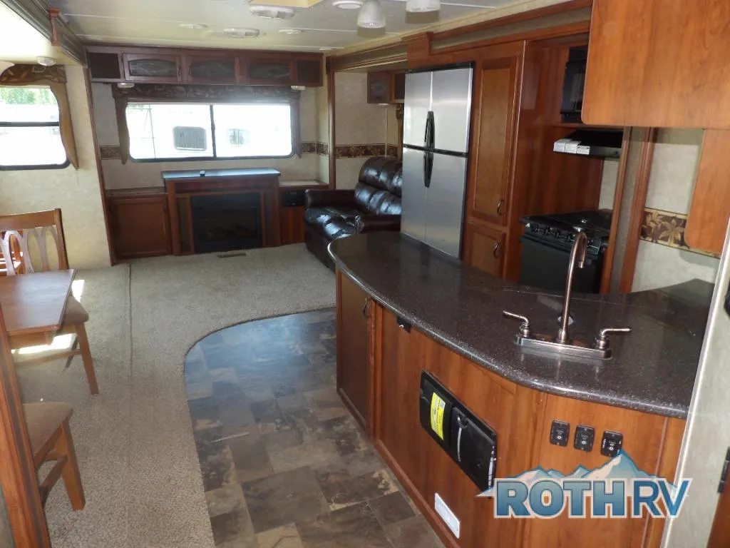 2014 Prime Time LaCrosse 327RES - Photo 4